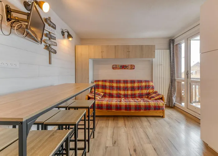 Cosy, Vue Sur La Montagne 莱德萨阿尔卑斯